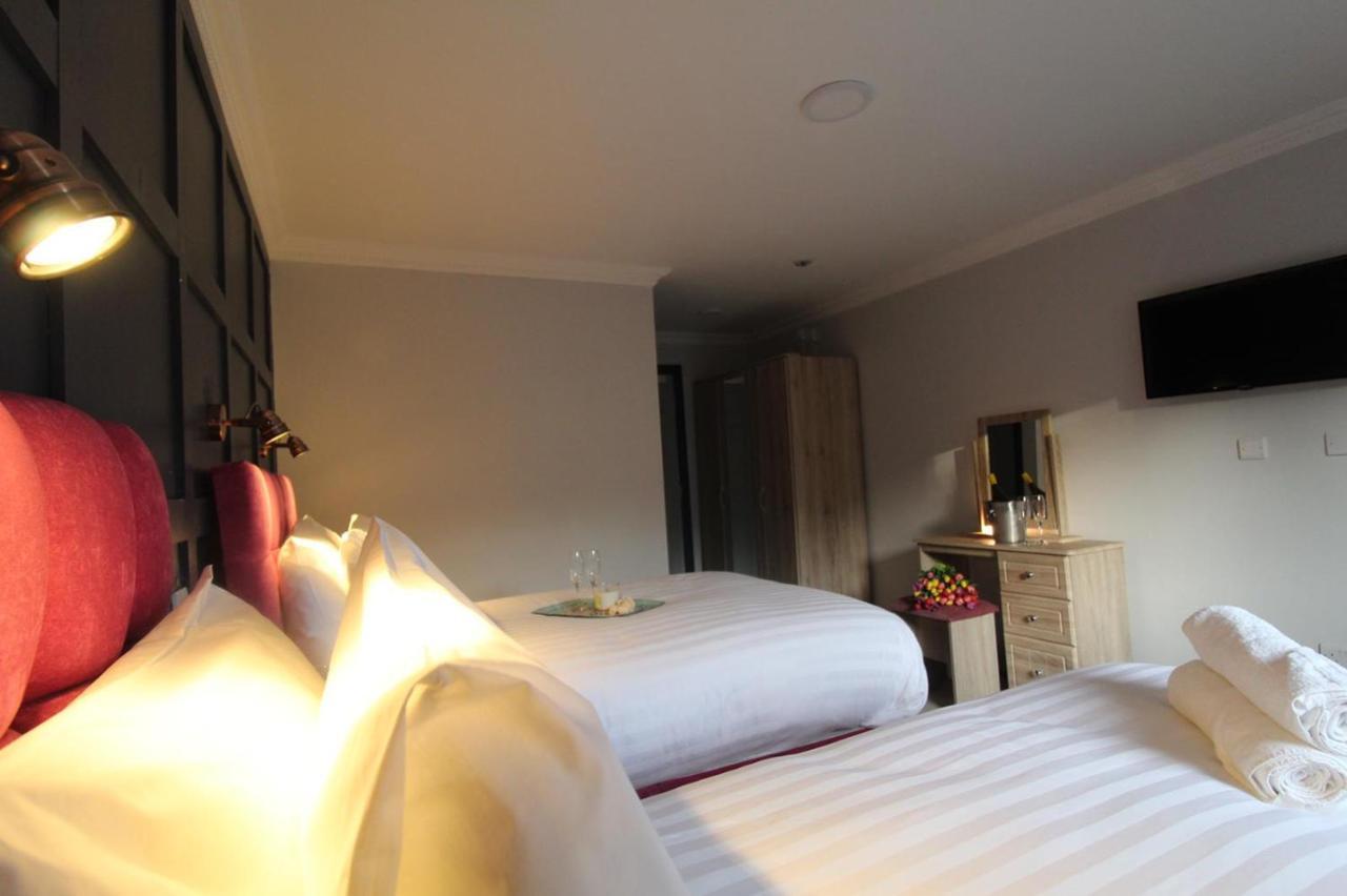 The Dutch Tulip Hostel Mallow Exterior foto